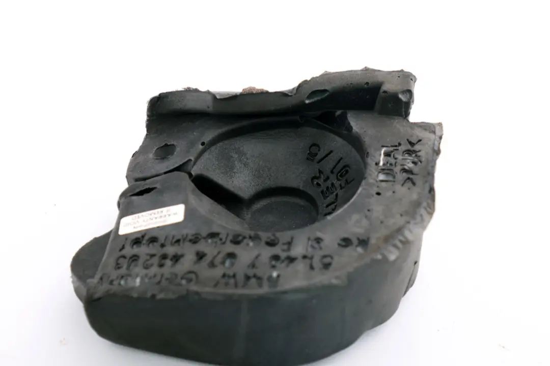 Isolamento Acustico Molla Puntone Destro per BMW E60 E60N E61N E61 con numero di parte 7074482 BMW E60 E60N E61N E61 Isolamento Acustico Molla Puntone Destro - SKU 7074482 - Numero di parte 7074482