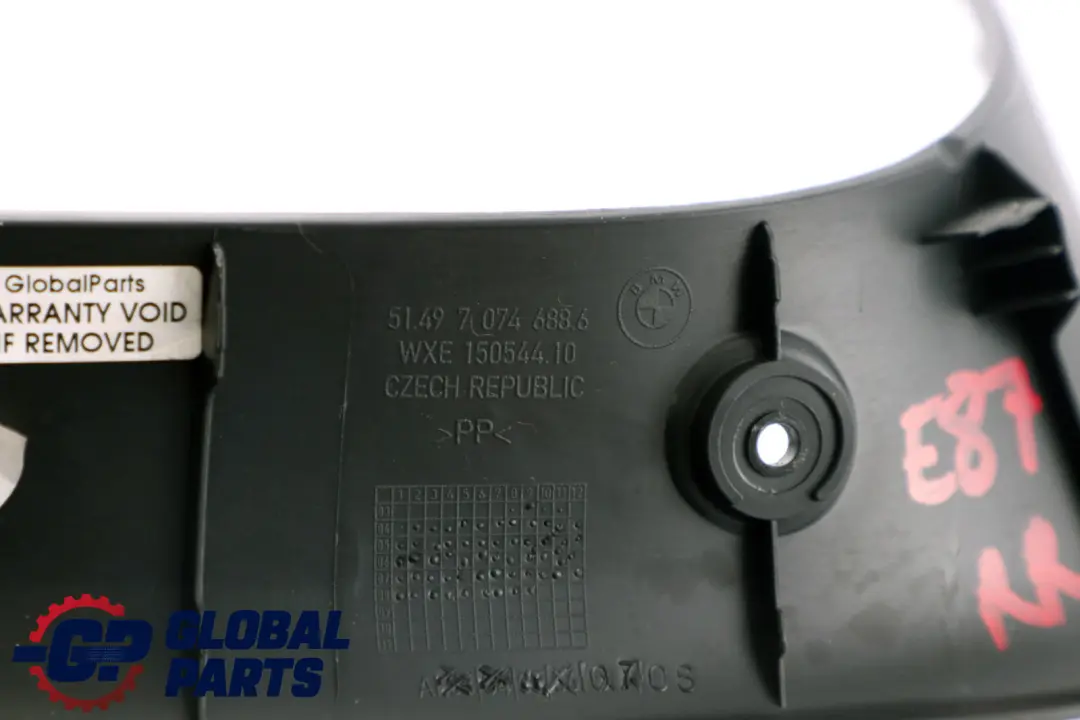 BMW E81 E87 trasera derecha O / S Trunk Tapa Panel Tailgate Trim Cover - SKU 7074688 - Número de pieza 7074688