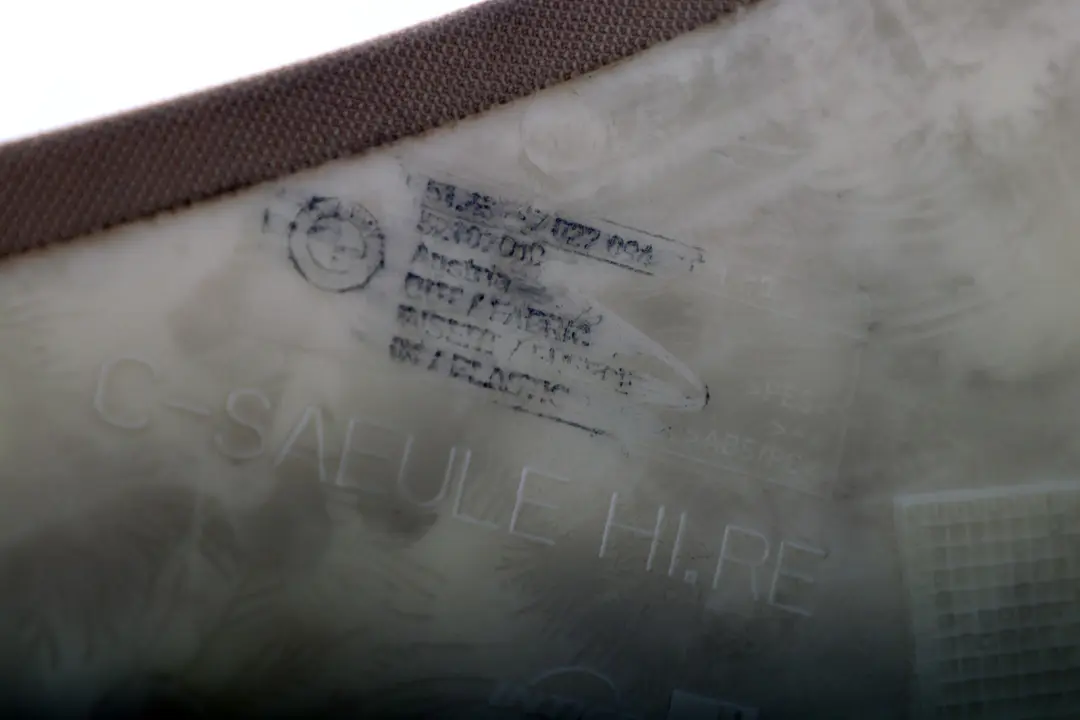 Verkleidung C-Säule Vorne Rechts Beige 7027894 für BMW 7 er E65 E66 mit Teilenummer 7074936 BMW 7 er E65 E66 Verkleidung C-Säule Vorne Rechts Beige 7027894 - SKU 7074936 - Teilenummer 7074936