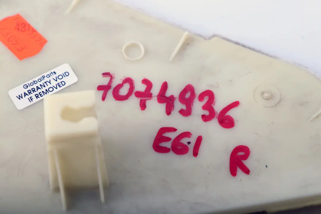 Verkleidung C-Säule Vorne Rechts Beige 7027894 für BMW 7 er E65 E66 mit Teilenummer 7074936 BMW 7 er E65 E66 Verkleidung C-Säule Vorne Rechts Beige 7027894 - SKU 7074936 - Teilenummer 7074936