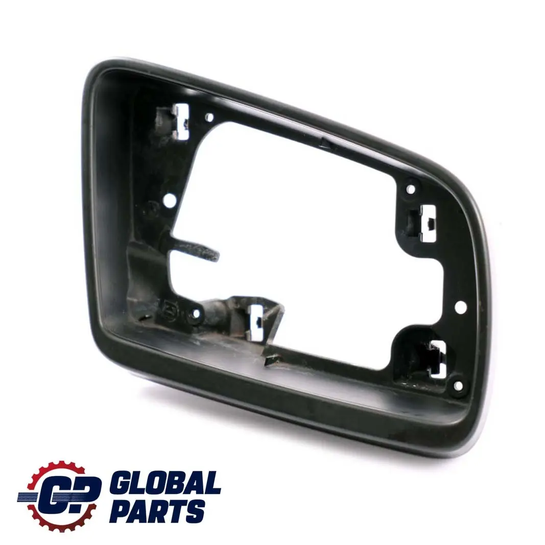 Anello di supporto specchio esterno destro per BMW E60 E61 con numero di parte 7074952 BMW E60 E61 Anello di supporto specchio esterno destro - SKU 7074952 - Numero di parte 7074952