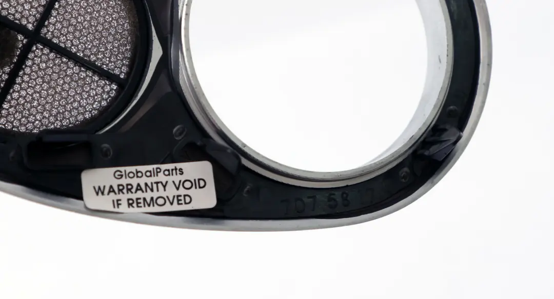 Interior Tapa Abrepuertas Izquierda Blanco Plata para Mini Cooper One R50 R52 R53 con número de pieza 7075817 Mini Cooper One R50 R52 R53 Interior Tapa Abrepuertas Izquierda Blanco Plata - SKU 7075817 - Número de pieza 7075817