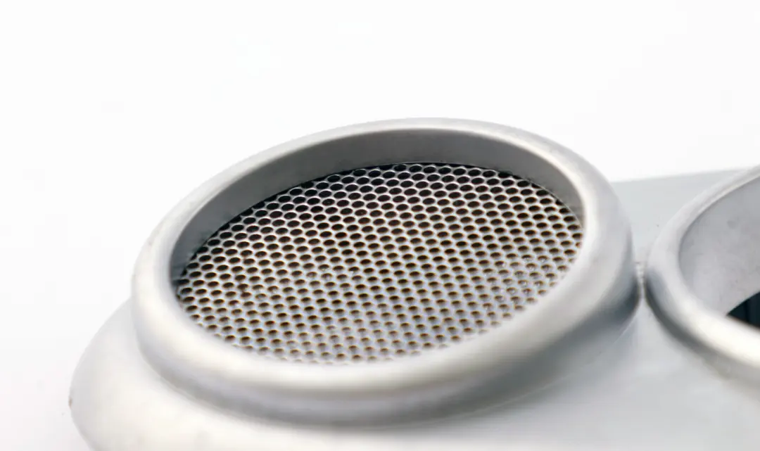 Interior Tapa Abrepuertas Izquierda Blanco Plata para Mini Cooper One R50 R52 R53 con número de pieza 7075817 Mini Cooper One R50 R52 R53 Interior Tapa Abrepuertas Izquierda Blanco Plata - SKU 7075817 - Número de pieza 7075817