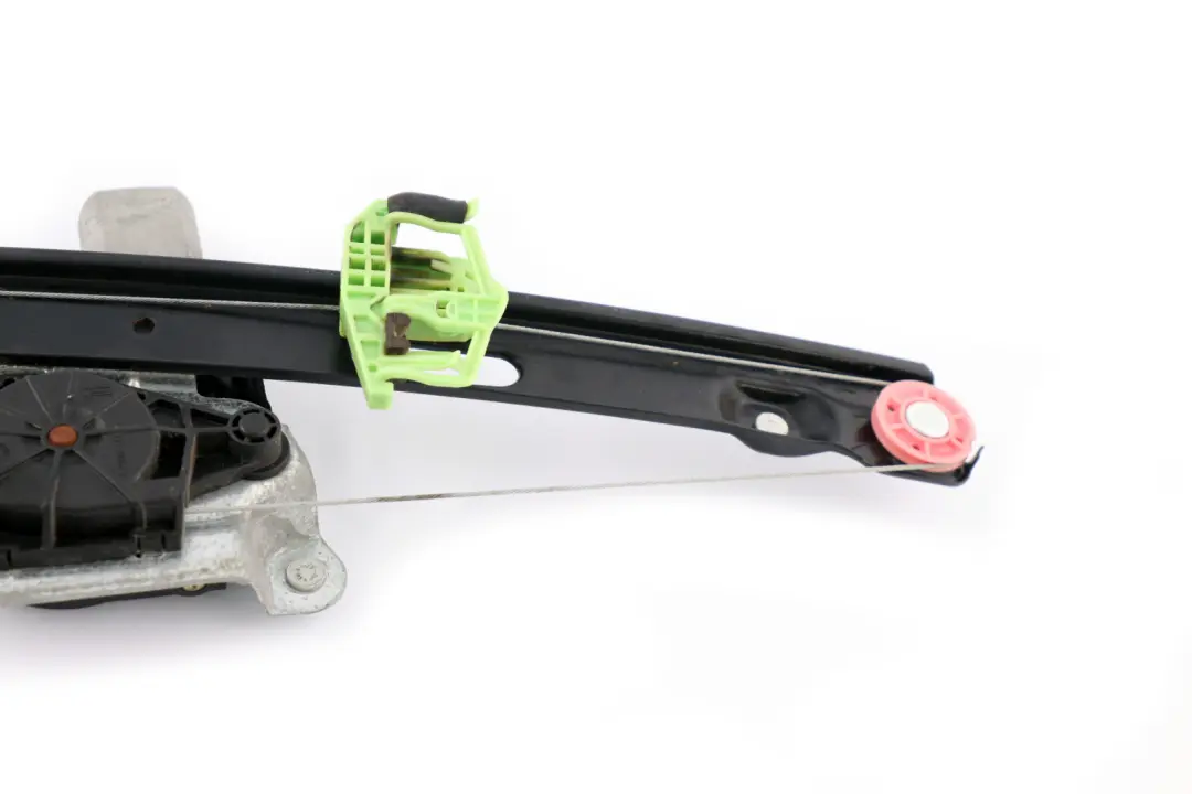 Elevalunas Motor Regulación Trasera Derecha para BMW E90 E91 con número de pieza 7075884 BMW E90 E91 Elevalunas Motor Regulación Trasera Derecha - SKU 7075884 - Número de pieza 7075884