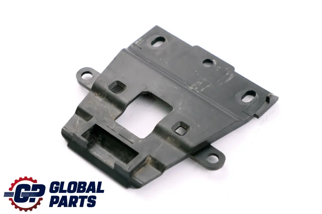 Retenedor Carga Piso Bloqueable 5147 para BMW E61 con número de pieza 7075913 BMW E61 Retenedor Carga Piso Bloqueable 5147 - SKU 7075913 - Número de pieza 7075913