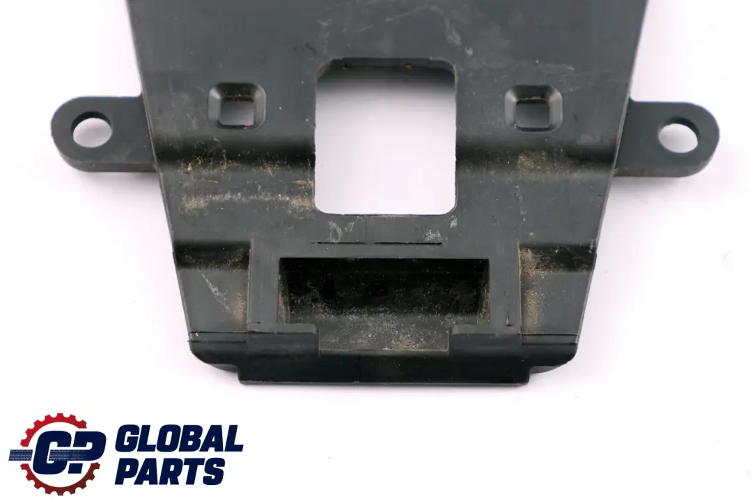 Retainer Loading Floor Lockable 5147 to BMW E61 with Part number 7075913 BMW E61 Retainer Loading Floor Lockable 5147 - SKU 7075913 - Part number 7075913