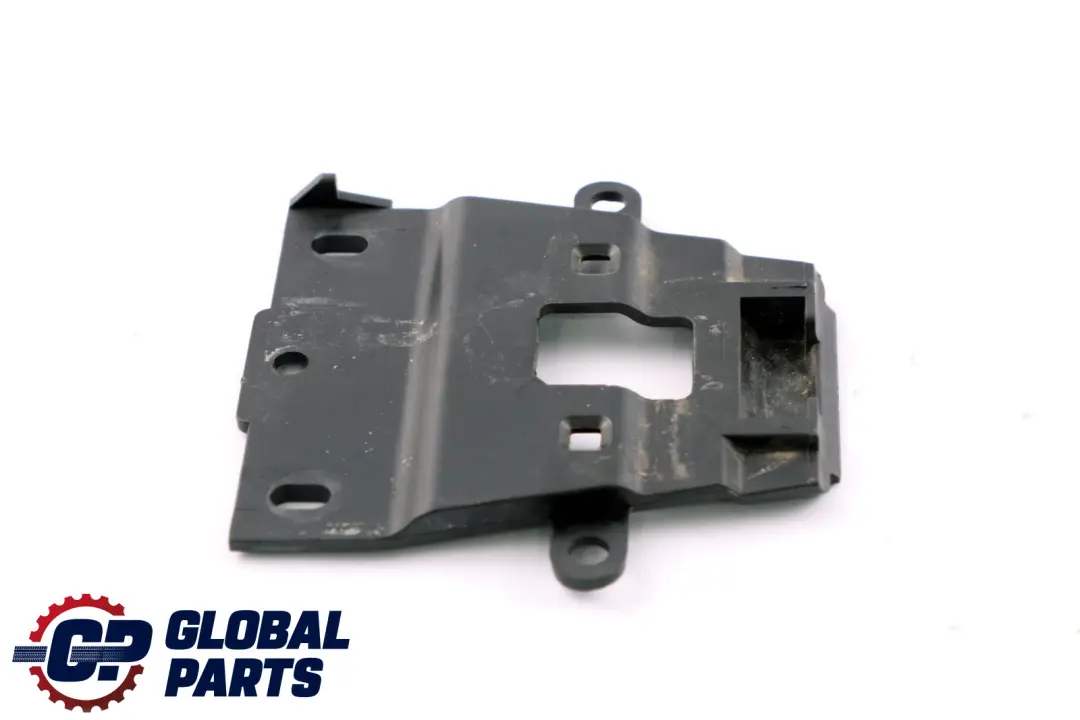 Retenedor Carga Piso Bloqueable 5147 para BMW E61 con número de pieza 7075913 BMW E61 Retenedor Carga Piso Bloqueable 5147 - SKU 7075913 - Número de pieza 7075913