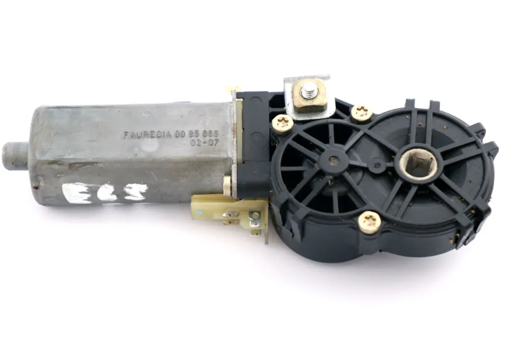 Siège Avant Droit O/S Réglage Hauteur Drive pour BMW E60 E65 E70 à propos du numéro de pièce 7075944 BMW E60 E65 E70 Siège Avant Droit O/S Réglage Hauteur Drive - SKU 7075944-3 - Numéro de pièce 7075944