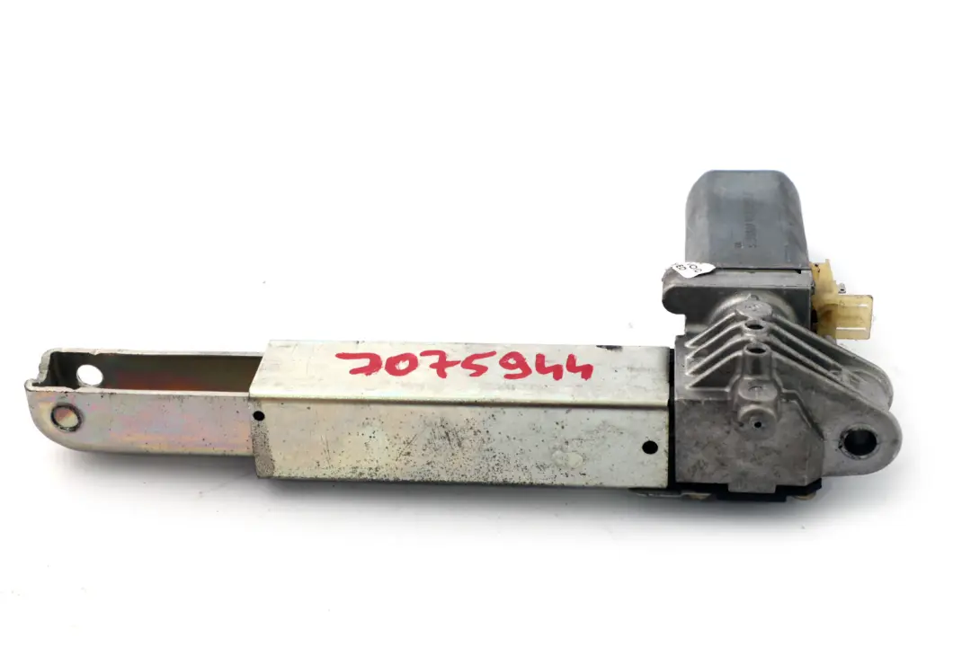 BMW 5 7 Series E60 E65 Front Left N/S Passenger Seat Height Adjustment Drive - SKU 7075944 - Part number 7075944
