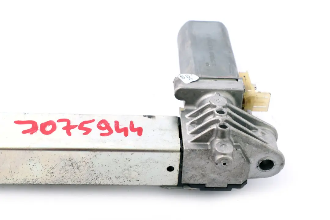 Front Left N/S Passenger Seat Height Adjustment Drive to BMW 5 7 Series E60 E65 with Part number 7075944 BMW 5 7 Series E60 E65 Front Left N/S Passenger Seat Height Adjustment Drive - SKU 7075944 - Part number 7075944