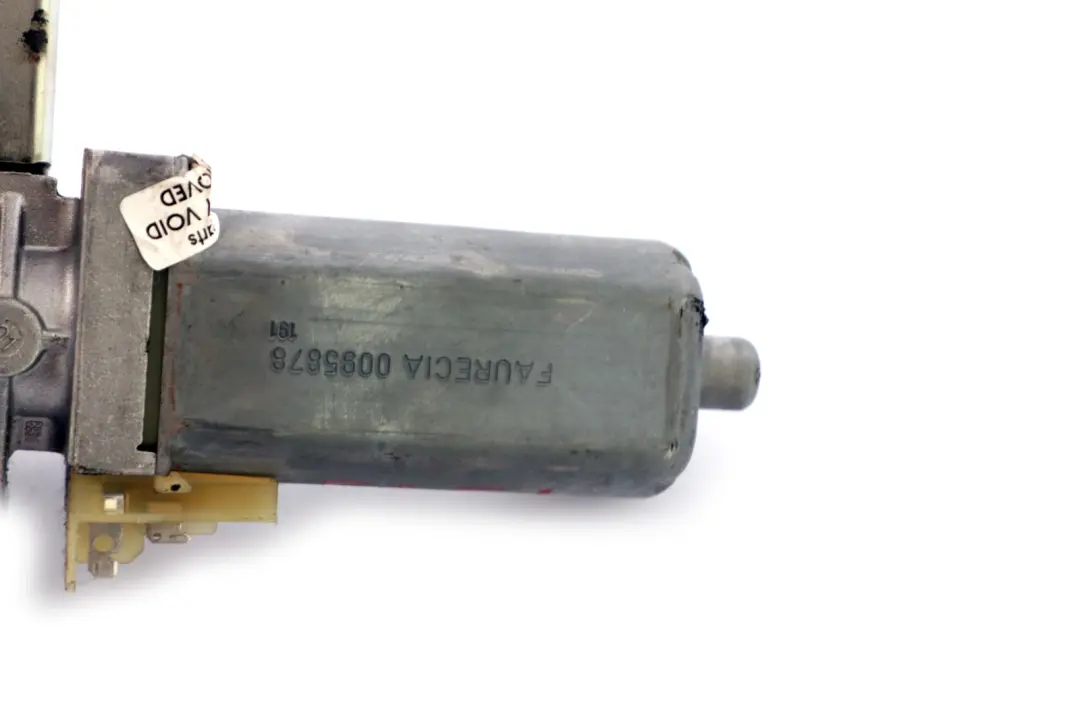 Napęd silniczek fotela prawy 8320447 do BMW E60 E65 o numerze 7075944 BMW E60 E65 Napęd silniczek fotela prawy 8320447 - SKU 7075944 - Numer Części 7075944