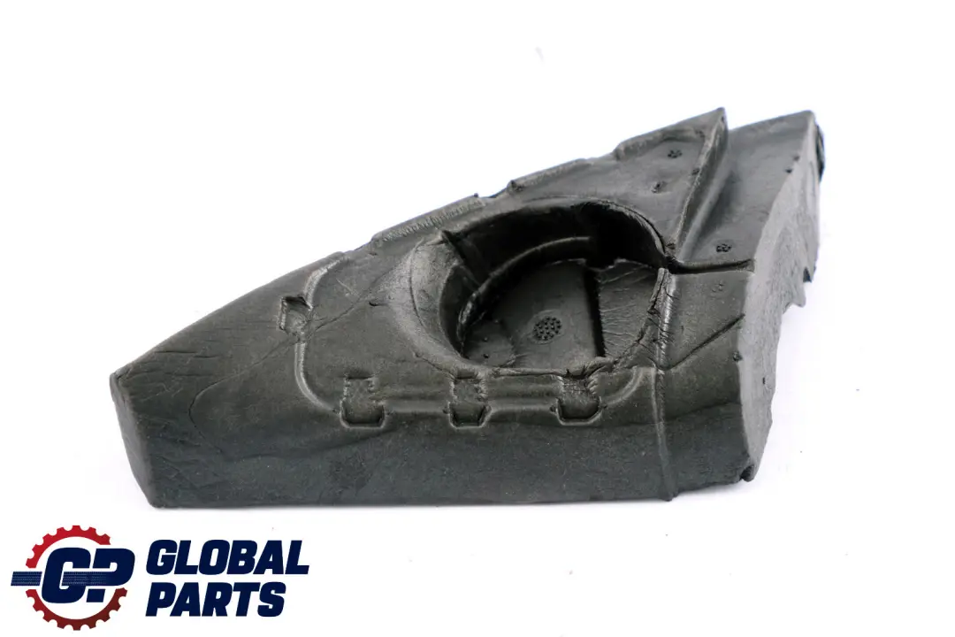 Joint d'etancheite du triangle retroviseur interieur gauche pour BMW E60 E61 à propos du numéro de pièce 7076123 BMW E60 E61 Joint d'etancheite du triangle retroviseur interieur gauche - SKU 7076123 - Numéro de pièce 7076123