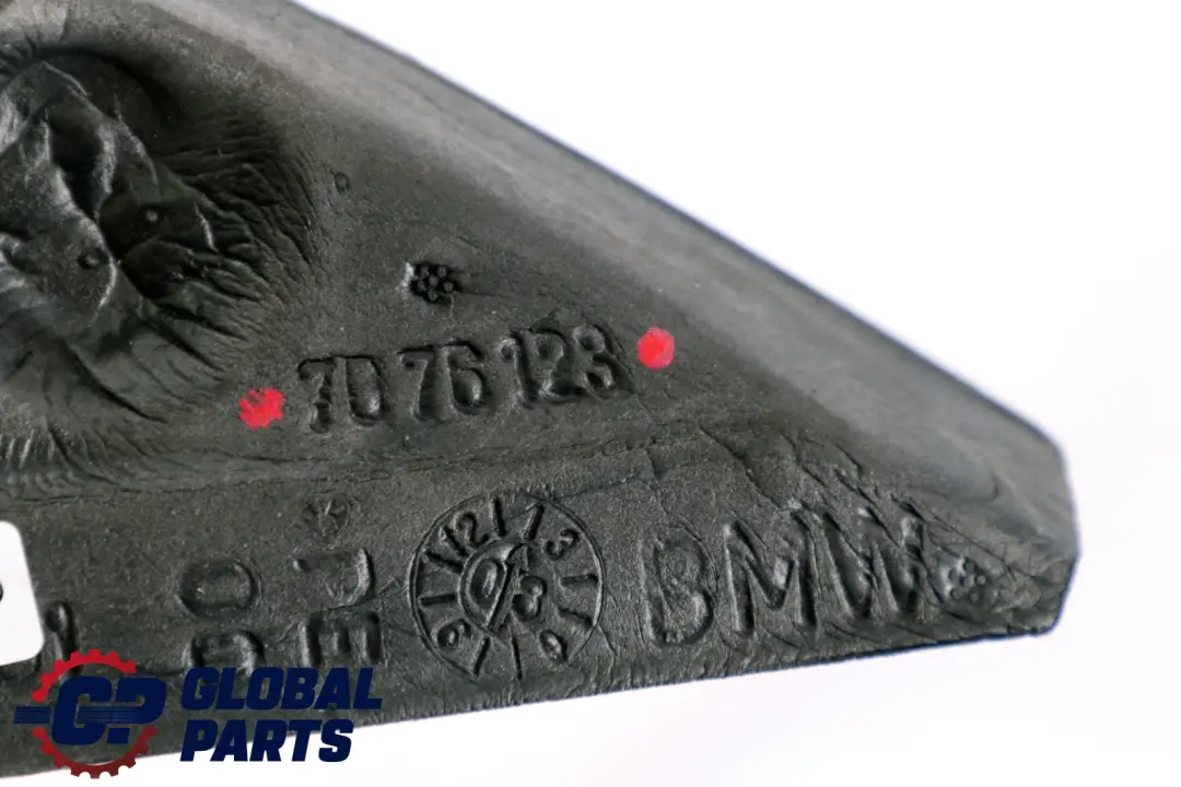 Guarnizione Triangolo Specchio Interno Sinistro per BMW E60 E60N E61 E61N con numero di parte 7076123 BMW E60 E60N E61 E61N Guarnizione Triangolo Specchio Interno Sinistro - SKU 7076123 - Numero di parte 7076123