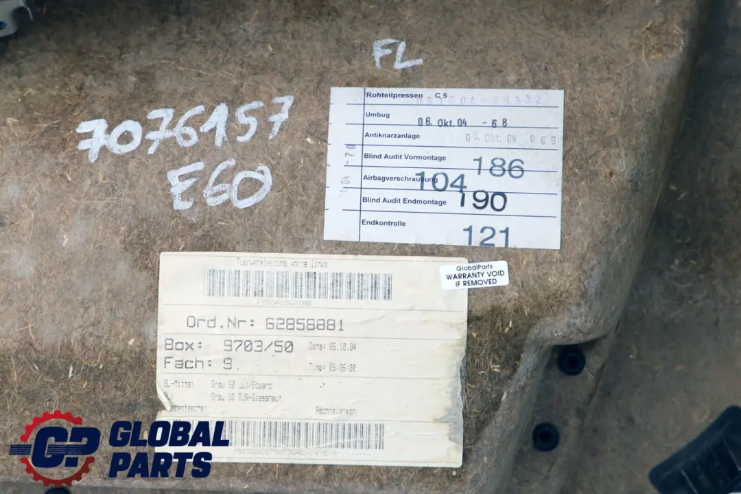 Pannello Porta Davanti Tessuto Sinistra Edward Grigio per BMW E60 E61 con numero di parte 7076157 BMW E60 E61 Pannello Porta Davanti Tessuto Sinistra Edward Grigio - SKU 7076157 - Numero di parte 7076157