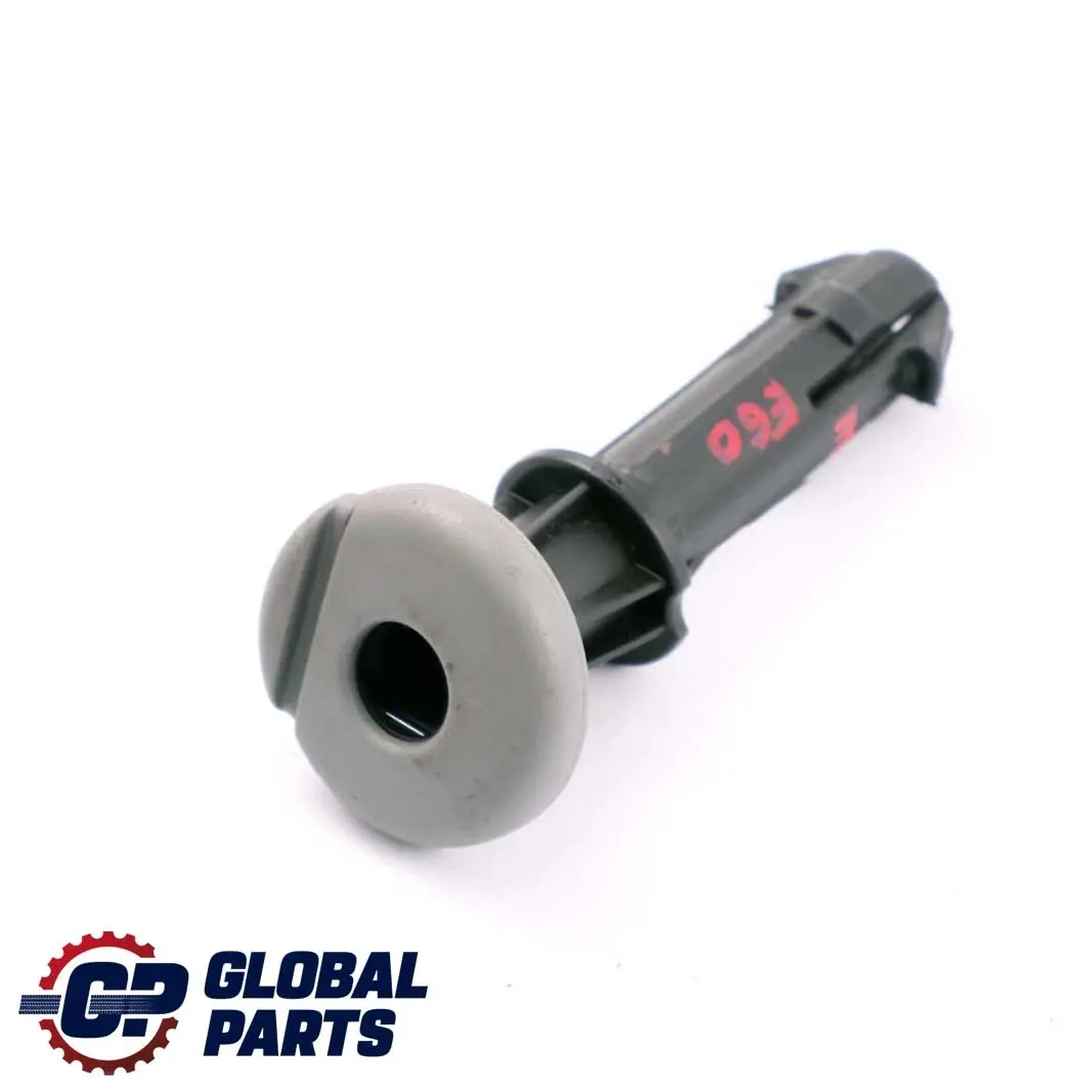 Guida Poggiatesta Sedile Anteriore Supporto Bloccabile per BMW E60 E61 con numero di parte 7065071 BMW E60 E61 Guida Poggiatesta Sedile Anteriore Supporto Bloccabile - SKU 7076681 - Numero di parte 7065071