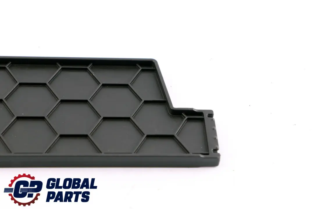 Piastra di Separazione Copertura Vano per BMW E60 E60N con numero di parte 7076688 BMW E60 E60N Piastra di Separazione Copertura Vano - SKU 7076688 - Numero di parte 7076688