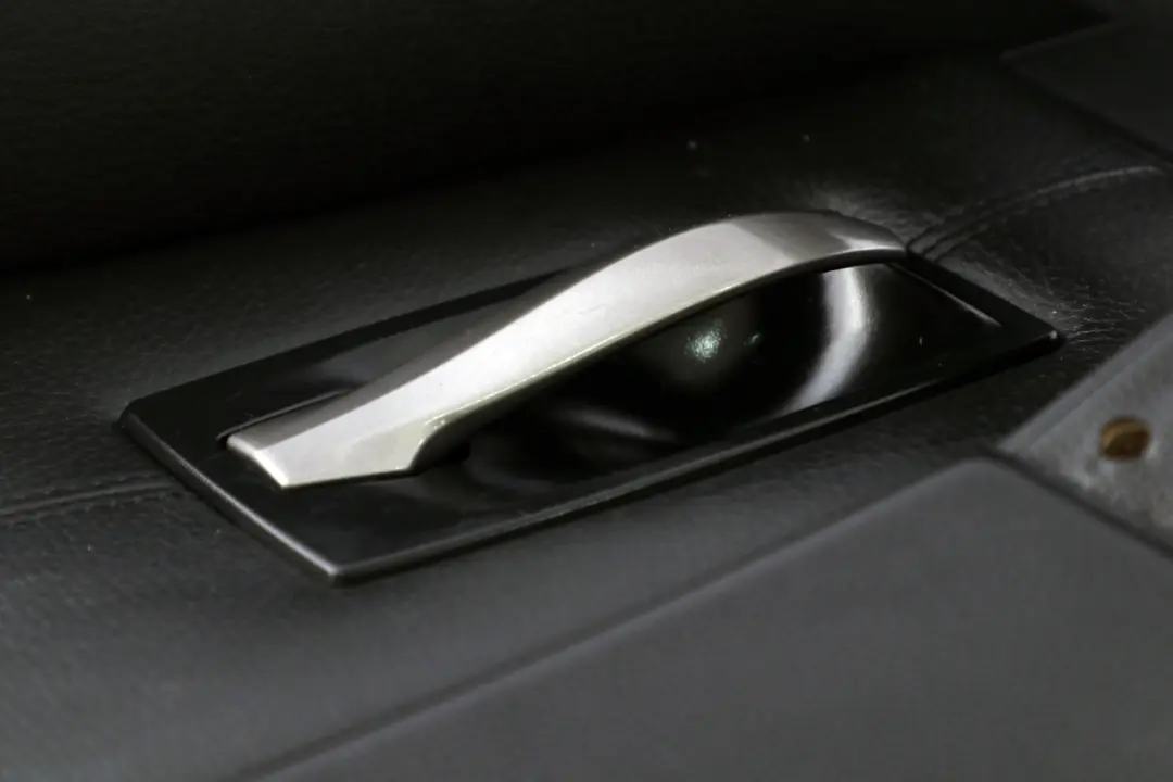 Door Card Leather Trim Panel Front Right O/S Black to BMW 5 Series 5 E60 E61 with Part number 7076764 BMW 5 Series 5 E60 E61 Door Card Leather Trim Panel Front Right O/S Black - SKU 7076764 - Part number 7076764