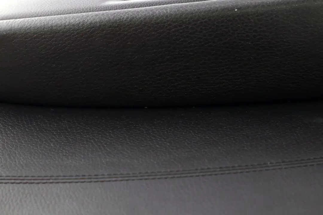 Door Card Leather Trim Panel Front Right Black para BMW E60 E61 con número de pieza 7076764 BMW E60 E61 Door Card Leather Trim Panel Front Right Black - SKU 7076764 - Número de pieza 7076764