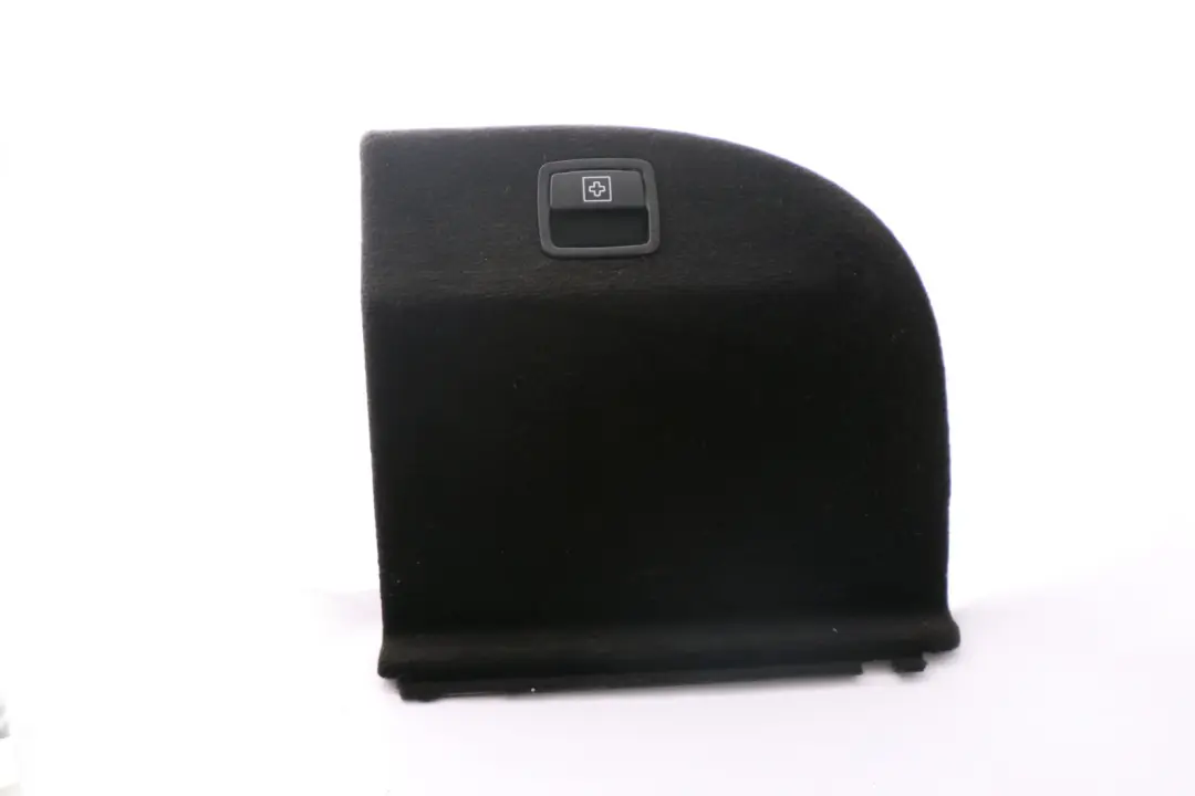 Obudowa wykładzina bagażnika lewa 7050367 do BMW E61 o numerze 7076958 BMW E61 Obudowa wykładzina bagażnika lewa 7050367 - SKU 7076957 - Numer Części 7076958