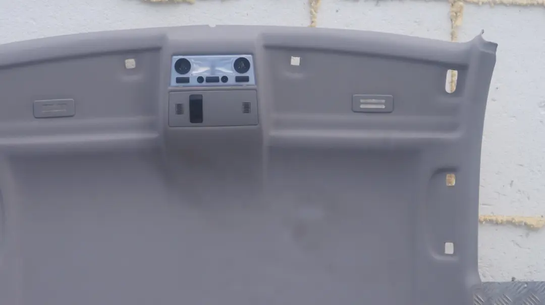 Podsufitka szara BMW E61 E61N do o numerze 7077185 Podsufitka szara BMW E61 E61N - SKU 7077185 - Numer Części 7077185