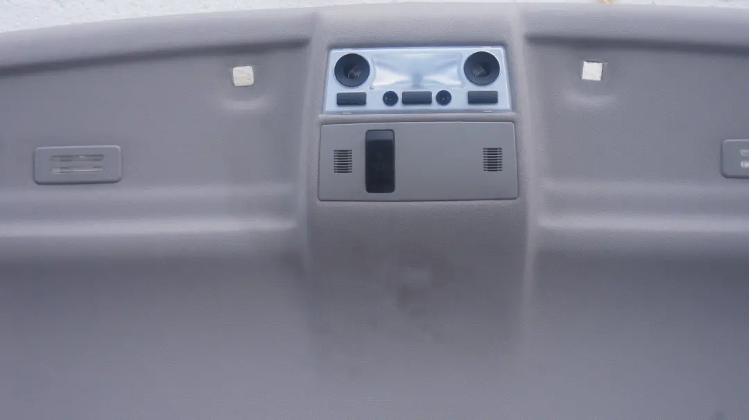 Podsufitka szara BMW E61 E61N do o numerze 7077185 Podsufitka szara BMW E61 E61N - SKU 7077185 - Numer Części 7077185