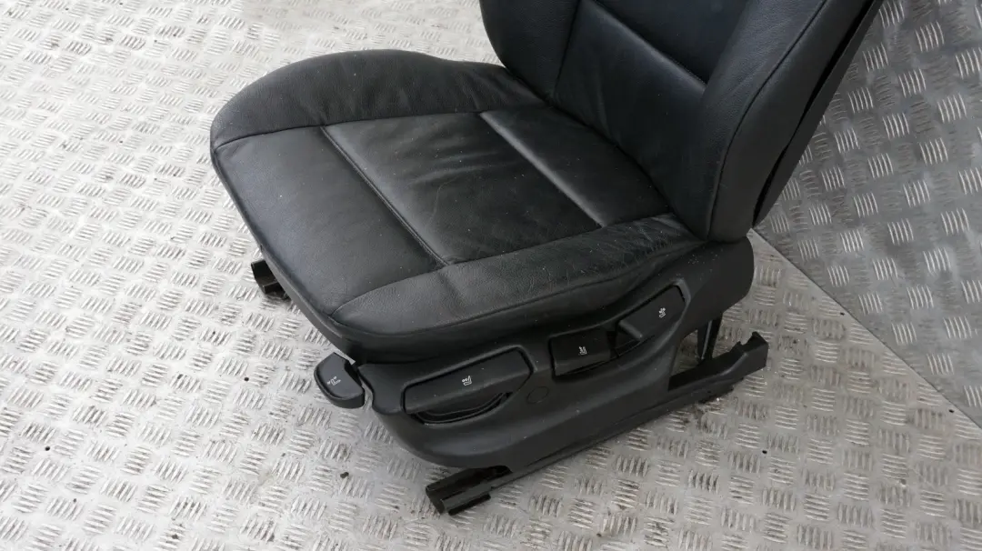 BMW X5 Reihe E53 vorne links schwarzes Leder Dakota Sitz - SKU 7077548-1 - Teilenummer 7077548