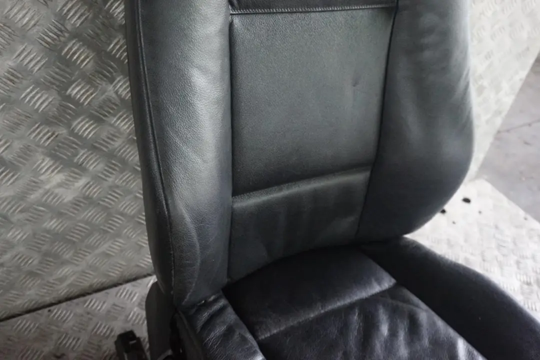 BMW X5 Series E53 Front Right O/S Seat Black Leather Dakota Manual - SKU 7077548-2 - Part number 7077548