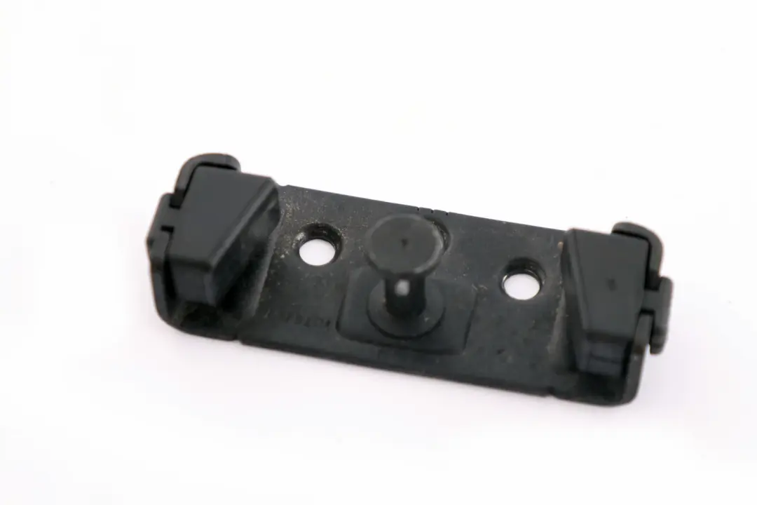 Rygiel Klapy Bagażnika Tył do BMW E81 E82 E87 E90 o numerze 7078167 BMW E81 E82 E87 E90 Rygiel Klapy Bagażnika Tył - SKU 7078167 - Numer Części 7078167