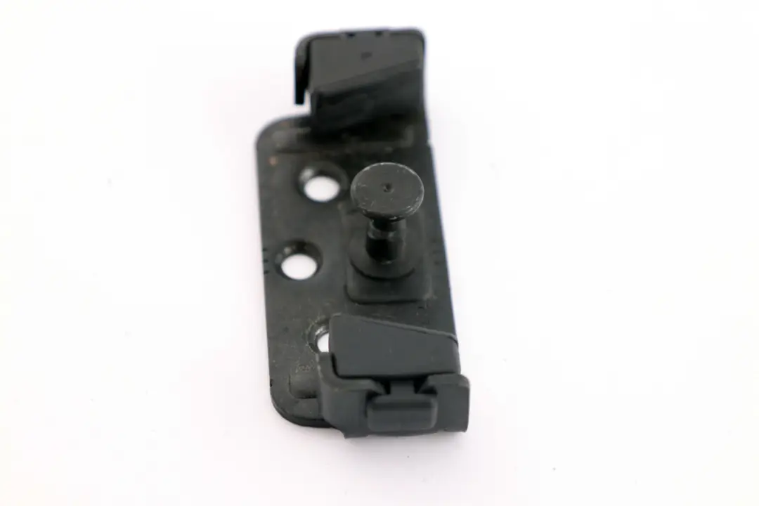 Schliessbügel Heckklappe für BMW E81 E82 E87 E88 E90 E92 mit Teilenummer 7078167 BMW E81 E82 E87 E88 E90 E92 Schliessbügel Heckklappe - SKU 7078167 - Teilenummer 7078167