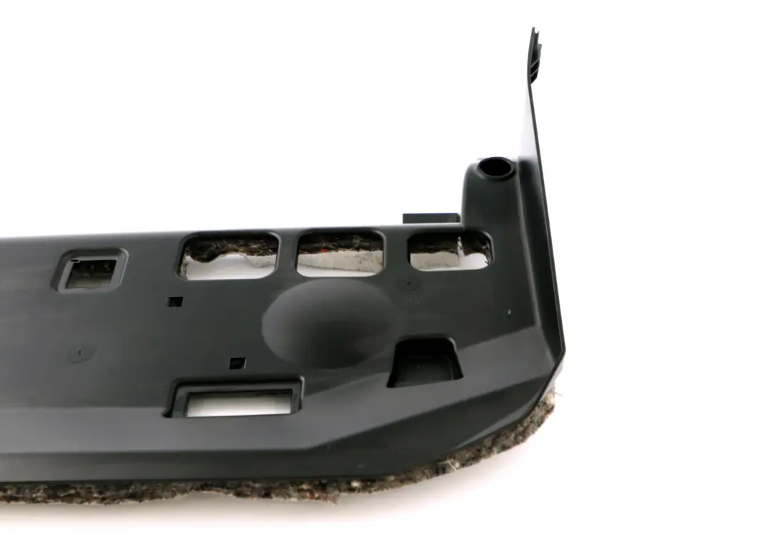 Pannello Rivestimento Vano Piedi Passeggero Basso per BMW 3 E90 E91 E92 E93 con numero di parte 7155189 BMW 3 E90 E91 E92 E93 Pannello Rivestimento Vano Piedi Passeggero Basso - SKU 7078193 - Numero di parte 7155189