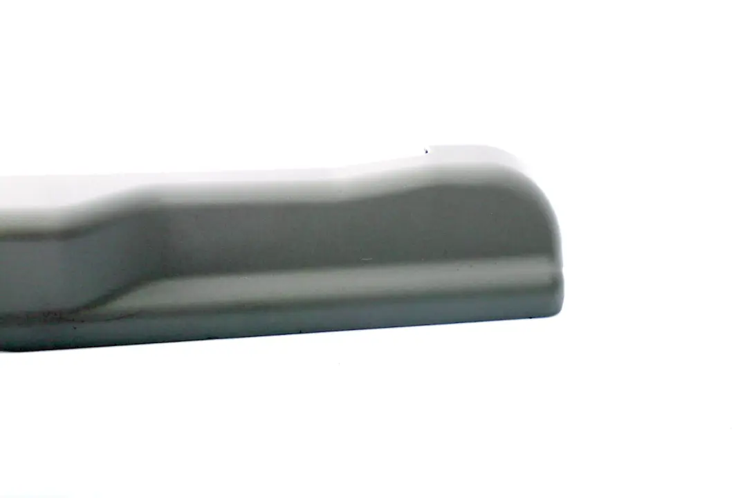 Osłona szyny fotela prawa przód do BMW E60 E61 o numerze 7078526 BMW E60 E61 Osłona szyny fotela prawa przód - SKU 7078526 - Numer Części 7078526