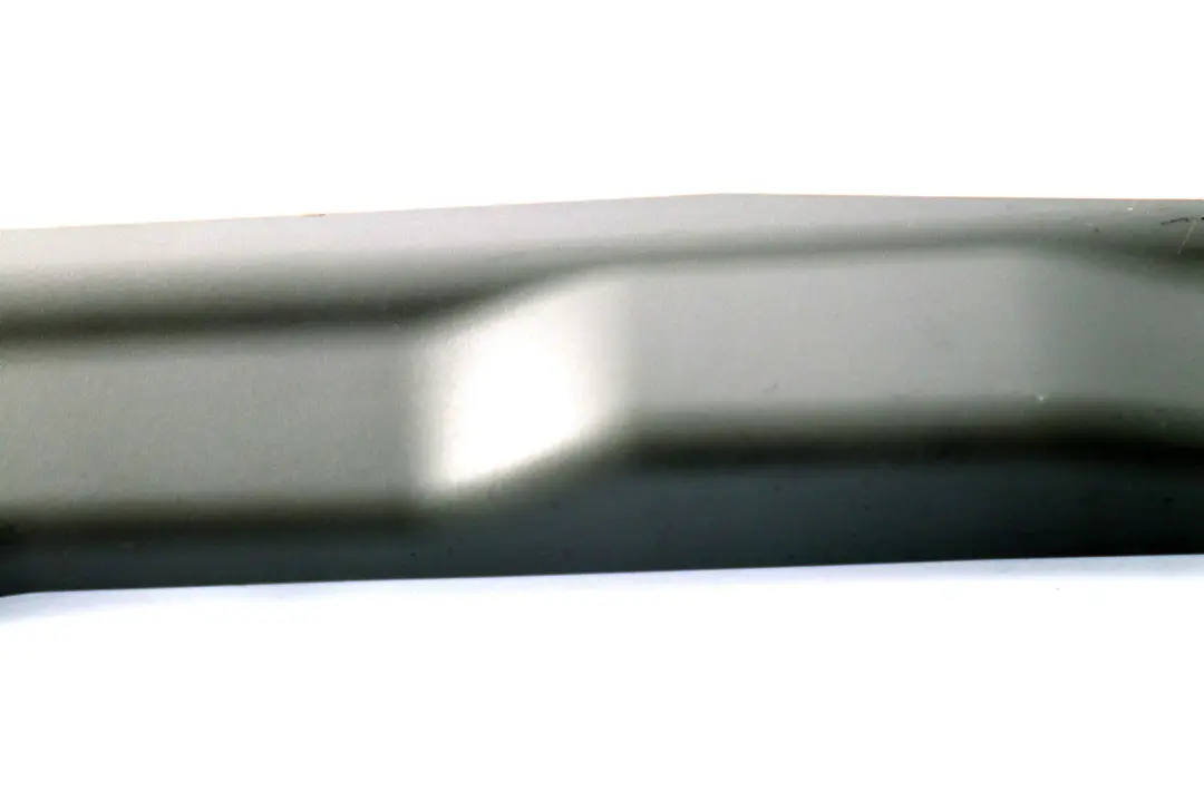 Osłona szyny fotela prawa przód do BMW E60 E61 o numerze 7078526 BMW E60 E61 Osłona szyny fotela prawa przód - SKU 7078526 - Numer Części 7078526