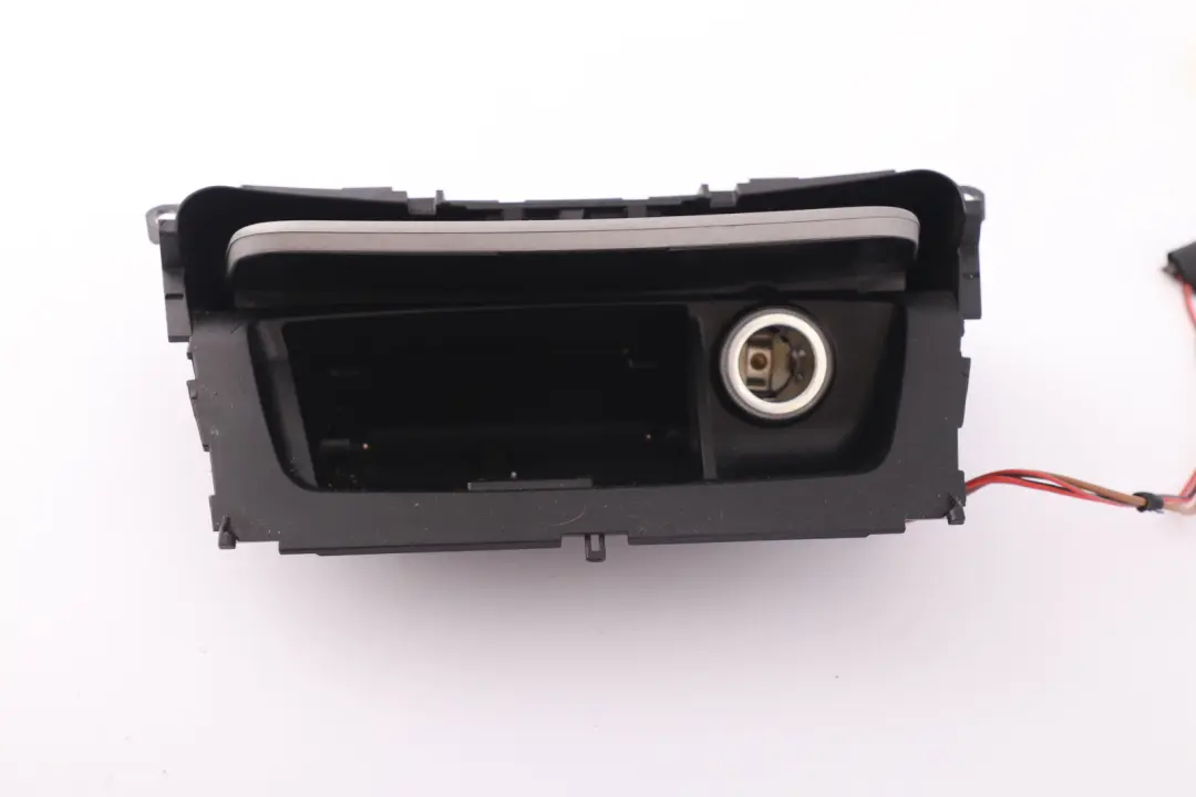 Popielniczka Konsoli Środkowej do BMW E87 MD o numerze 7078571 BMW E87 MD Popielniczka Konsoli Środkowej - SKU 7078571-19 - Numer Części 7078571