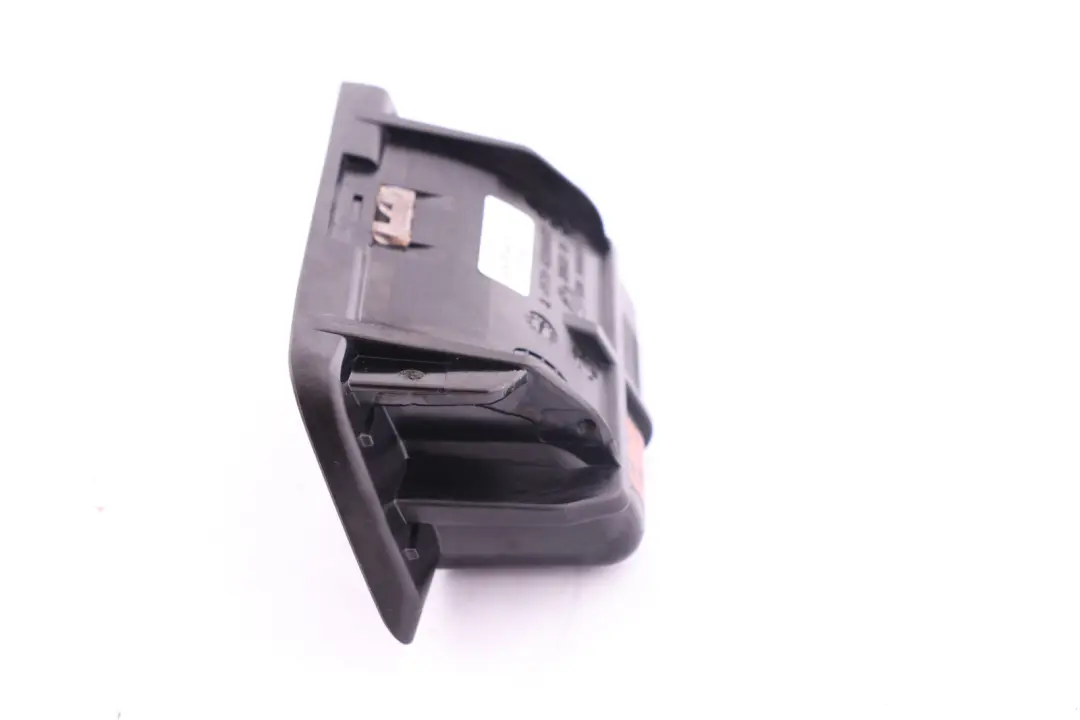 Portacenere Inserto Cruscotto Console per BMW E81 E82 E87 E88 E90 E91 con numero di parte 7078573 BMW E81 E82 E87 E88 E90 E91 Portacenere Inserto Cruscotto Console - SKU 7078573 - Numero di parte 7078573