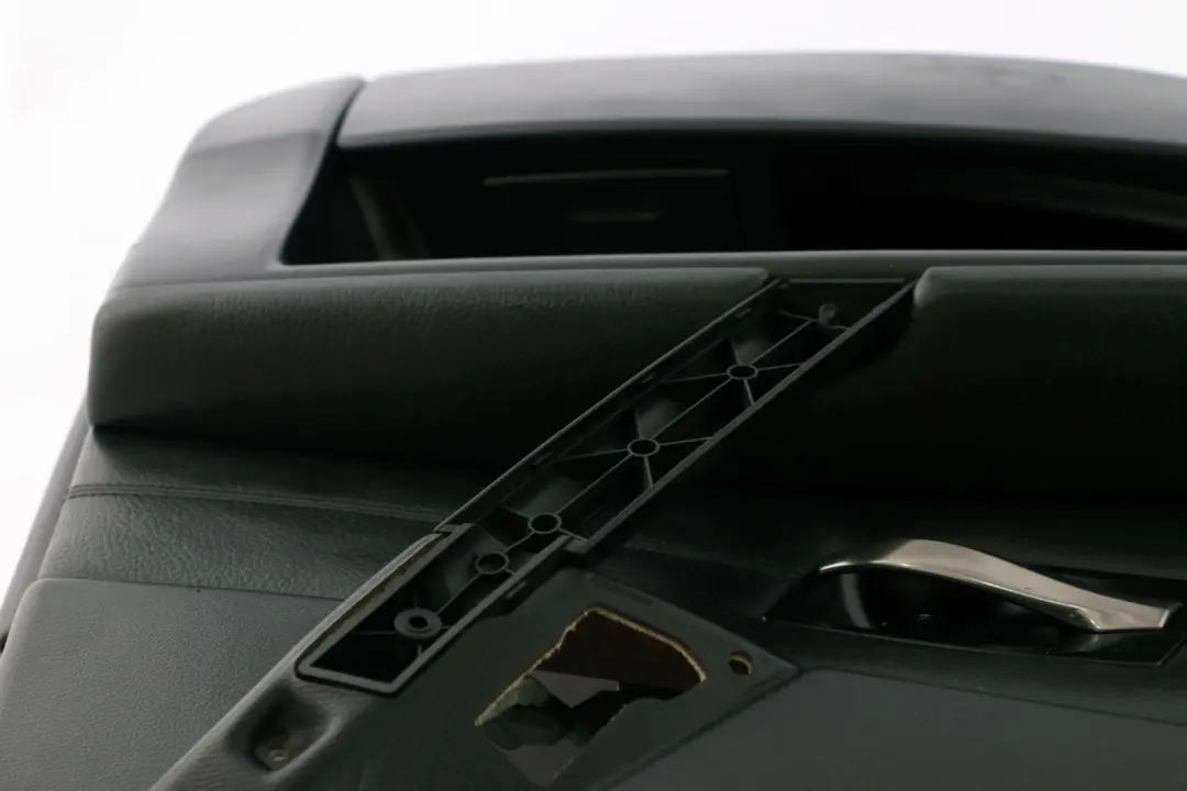 Forro Tarjeta de Puerta Cuero Panel Trasero Izquierdo Negro para BMW E60 E61 con número de pieza 7078741 BMW E60 E61 Forro Tarjeta de Puerta Cuero Panel Trasero Izquierdo Negro - SKU 7078741 - Número de pieza 7078741