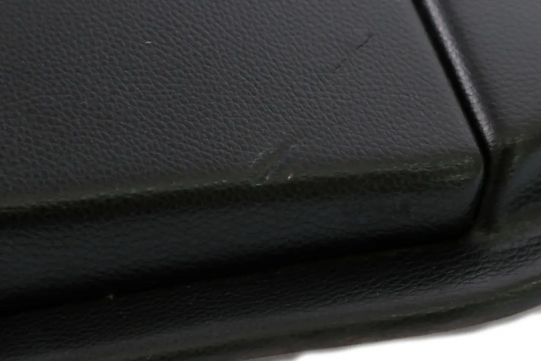 Pannello Porta Pelle Posteriore Sinistra Nero per BMW E60 E61 con numero di parte 7078741 BMW E60 E61 Pannello Porta Pelle Posteriore Sinistra Nero - SKU 7078741 - Numero di parte 7078741