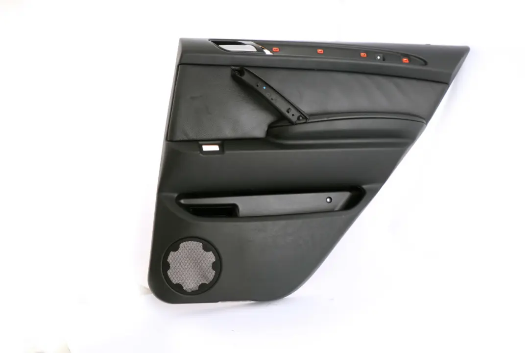 Panneau garniture carte porte arriere droite Dakota en cuir noir pour BMW X5 E53 à propos du numéro de pièce 7079688 BMW X5 E53 Panneau garniture carte porte arriere droite Dakota en cuir noir - SKU 7079688 - Numéro de pièce 7079688