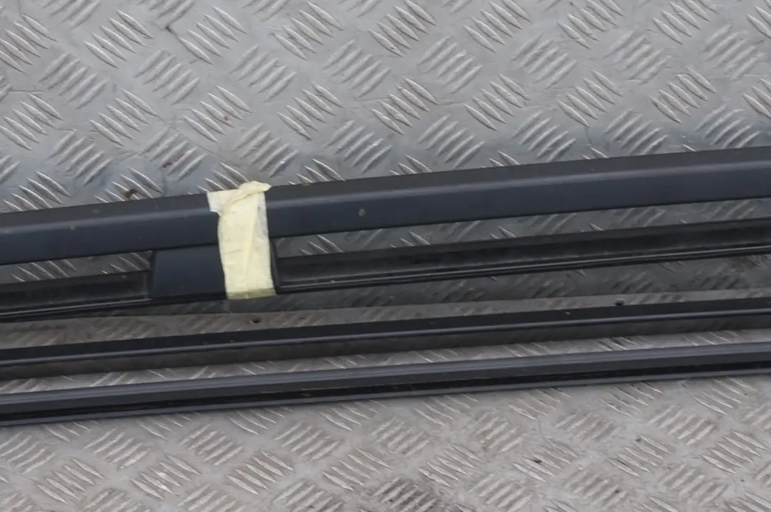 Set Roof Railing Bars Left Right O/N/S Black Sapphire to BMW E61 Touring with Part number 7079946 BMW E61 Touring Set Roof Railing Bars Left Right O/N/S Black Sapphire - SKU 7079945-BS - Part number 7079946