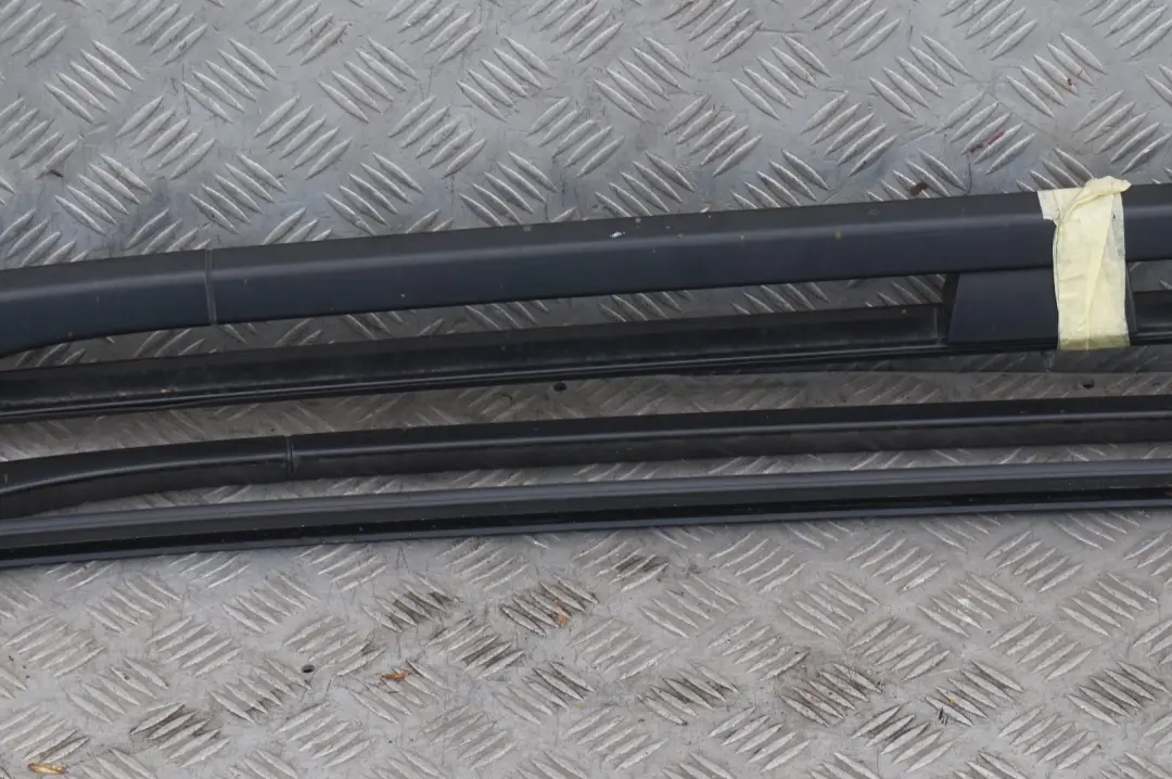 BMW E61 Touring Zestaw Relingów Dachowych Lewy Prawy Czarny - SKU 7079945-BS - Numer Części 7079946