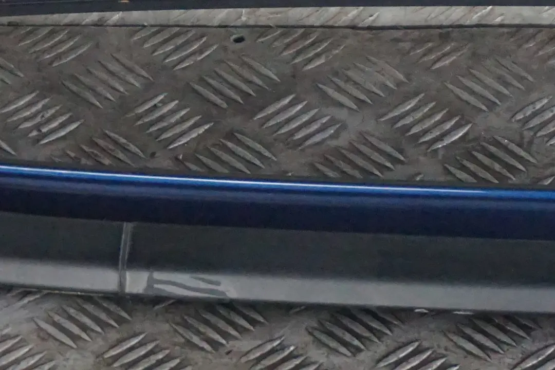 Set Roof Railing Bars Left Right N/O/S Le Mans Blue to BMW 5 Series E61 Touring with Part number 7079946 BMW 5 Series E61 Touring Set Roof Railing Bars Left Right N/O/S Le Mans Blue - SKU 7079945-LMB - Part number 7079946