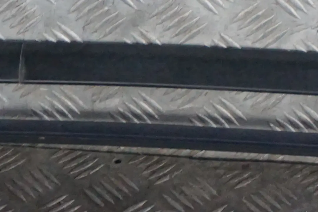 Set Roof Railing Bars Left Right N/O/S Le Mans Blue to BMW 5 Series E61 Touring with Part number 7079946 BMW 5 Series E61 Touring Set Roof Railing Bars Left Right N/O/S Le Mans Blue - SKU 7079945-LMB - Part number 7079946