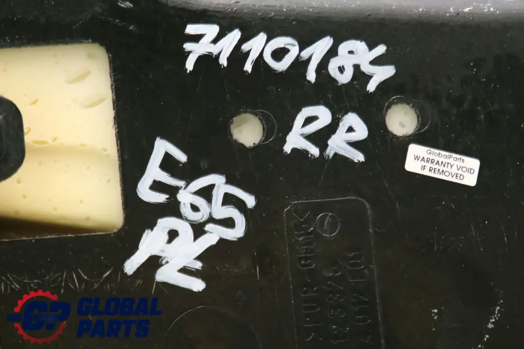 Kanapa oparcie prawy tył skóra do BMW E65 E66 E67 o numerze 7110184 BMW E65 E66 E67 Kanapa oparcie prawy tył skóra - SKU 7110184 - Numer Części 7110184