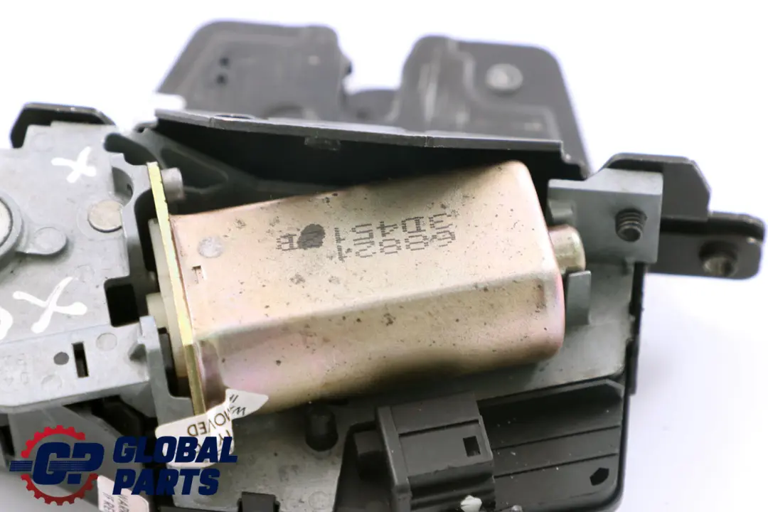 Servo Blocco Coperchio Baule Superiore Serratura Lunotto per BMW X5 E53 con numero di parte 7111008 BMW X5 E53 Servo Blocco Coperchio Baule Superiore Serratura Lunotto - SKU 7111008-1 - Numero di parte 7111008