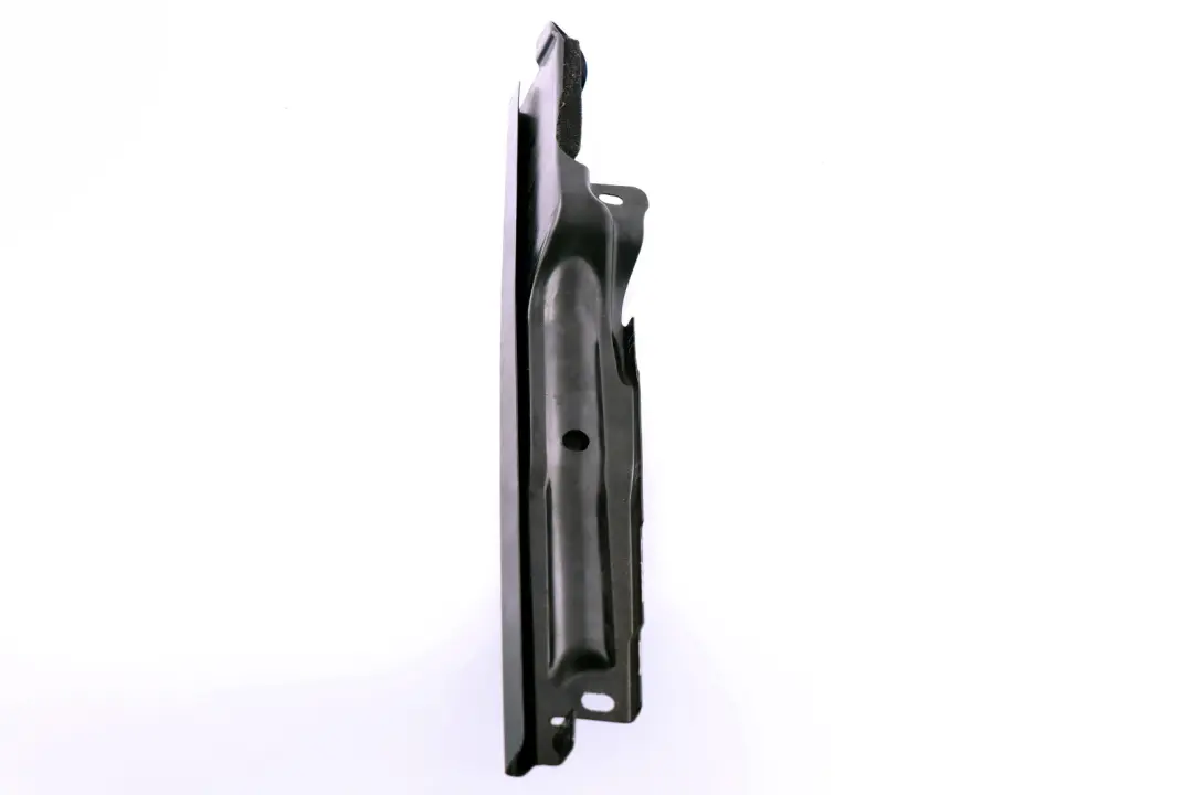 Angolo Collegamento Elettrico Posteriore Sinistra per Mini R52 Cabrio con numero di parte 7111019 Mini R52 Cabrio Angolo Collegamento Elettrico Posteriore Sinistra - SKU 7111019 - Numero di parte 7111019