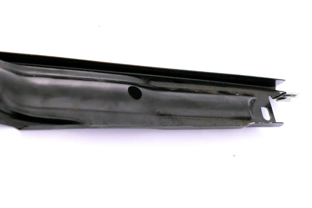 Angolo Collegamento Elettrico Posteriore Destra per Mini R52 Cabrio con numero di parte 7111020 Mini R52 Cabrio Angolo Collegamento Elettrico Posteriore Destra - SKU 7111020 - Numero di parte 7111020