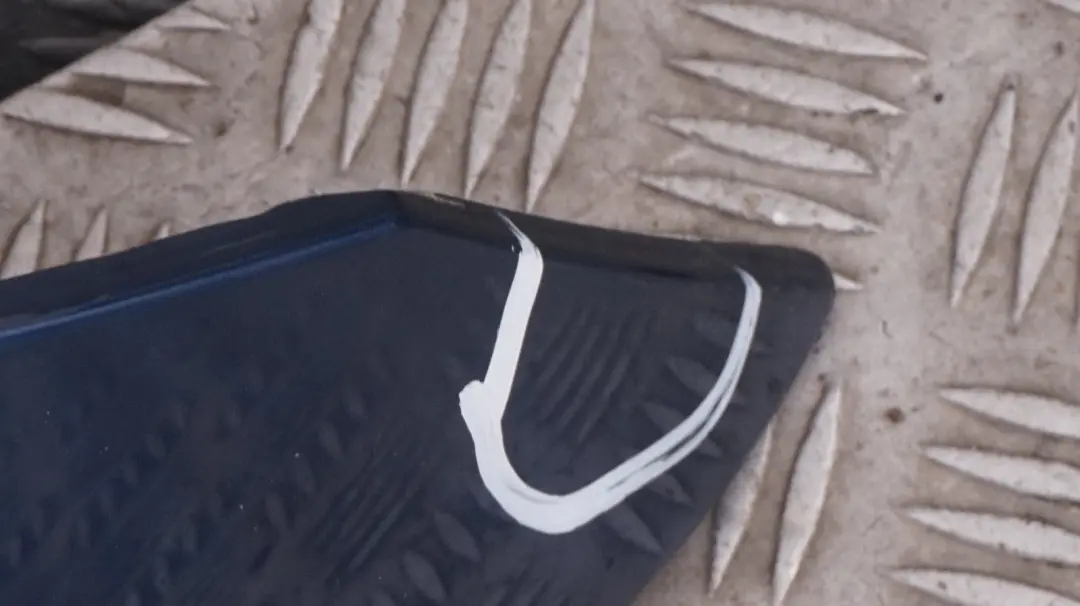 Błotnik prawy przód Mysticblau do BMW E60 E61 o numerze 7111430 BMW E60 E61 Błotnik prawy przód Mysticblau - SKU 7111430-MYS - Numer Części 7111430