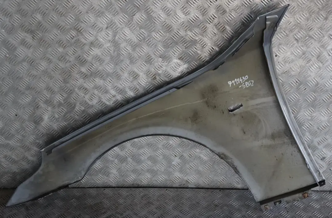 BMW E60 E61 2 Pannello Laterale Anteriore Destro Parafango Grigio Argento - - SKU 7111430-SBG2 - Numero di parte 7111430