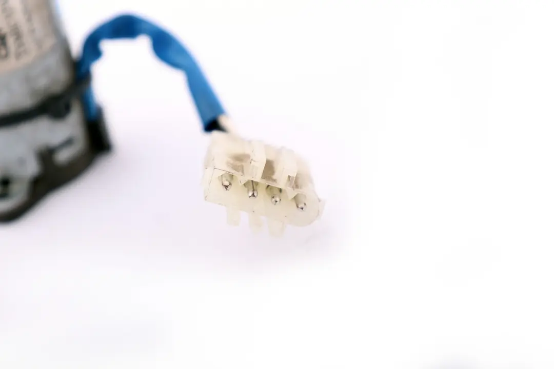 Sitzneigungsversteller Rechts für BMW 6 X3 X5 Z4 er 1 E53 E63 E83 E85 mit Teilenummer 7111880 BMW 6 X3 X5 Z4 er 1 E53 E63 E83 E85 Sitzneigungsversteller Rechts - SKU 7111880-1 - Teilenummer 7111880