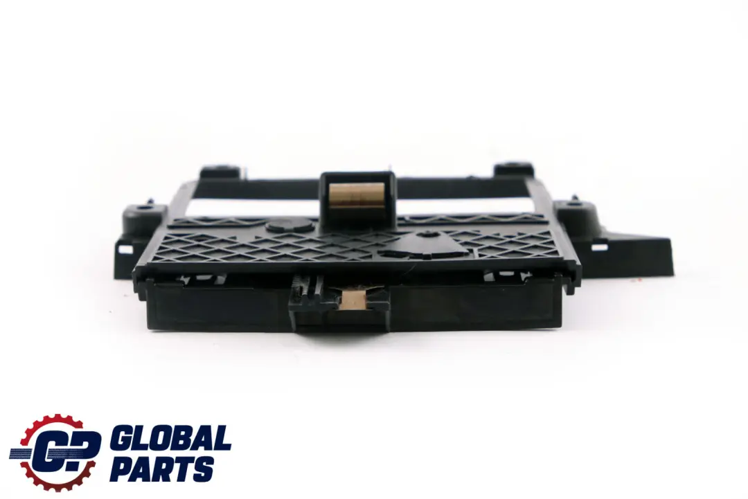 Rivestimento Vano Decorativo Anteriore per BMW 5 Series E60 E61 con numero di parte 7112006 BMW 5 Series E60 E61 Rivestimento Vano Decorativo Anteriore - SKU 7112006 - Numero di parte 7112006