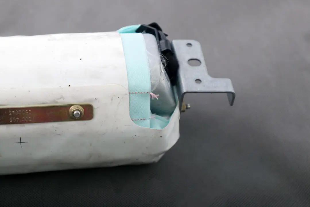 BMW E46 Module d'air avant côté passager - SKU 7112351 - Numéro de pièce 7112351